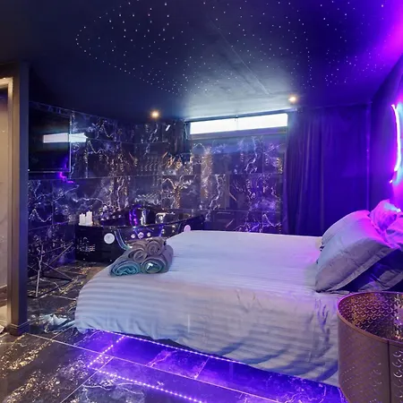 Luxurious By Vill'amore