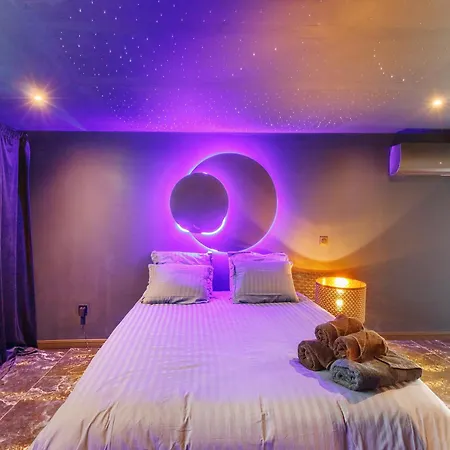 Luxurious By Vill'amore Bed & Breakfast